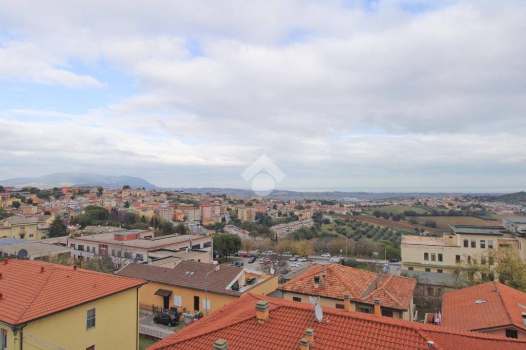 appartamento in vendita a Castelfidardo in zona Acquaviva