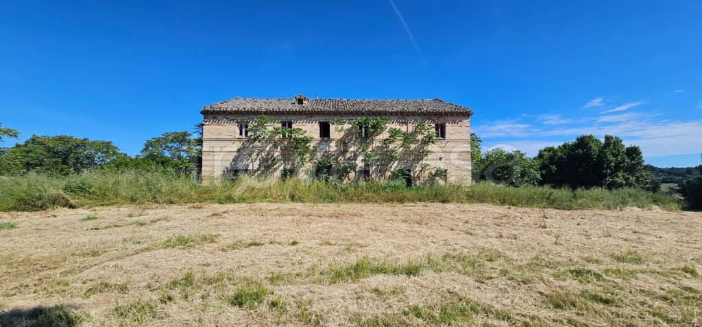 casa indipendente in vendita a Castelfidardo in zona Campanari