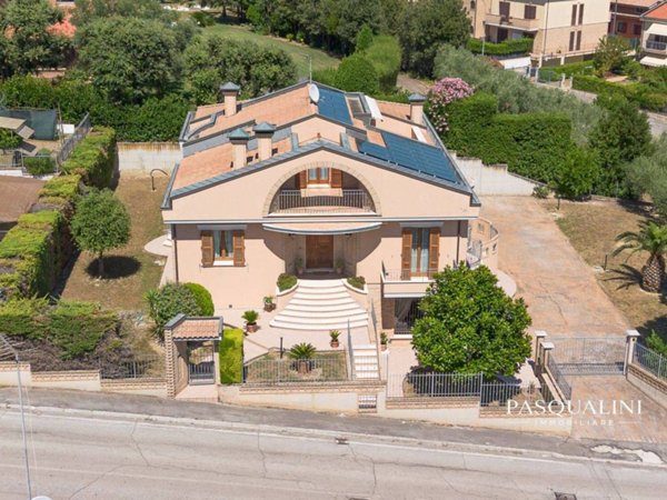 casa indipendente in vendita a Castelfidardo