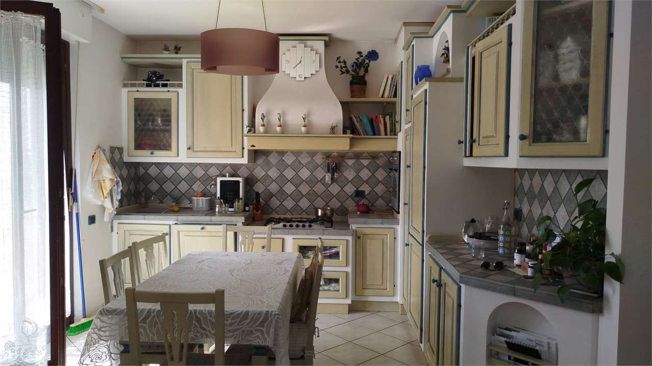 appartamento in vendita a Castelfidardo in zona Campanari