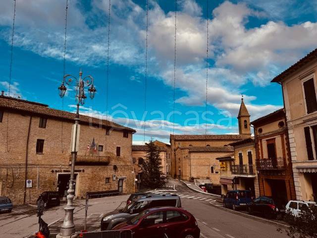 quadrivano in vendita a Castelleone di Suasa