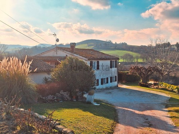 casa indipendente in vendita a Castelleone di Suasa