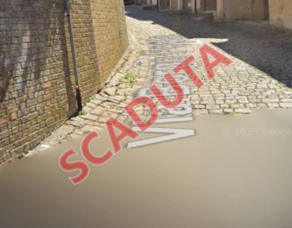 locale commerciale in vendita a Castelleone di Suasa