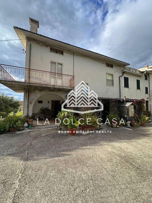 casa indipendente in vendita a Castelleone di Suasa in zona Casalta