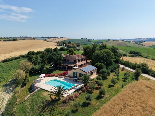 casa indipendente in vendita a Castelleone di Suasa in zona Casalta