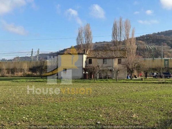 casale in vendita a Castelplanio