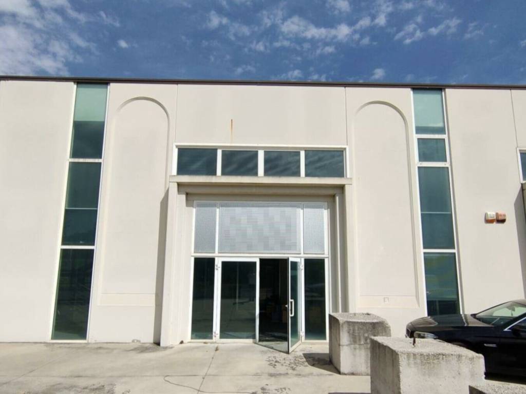 locale commerciale in vendita a Castelplanio