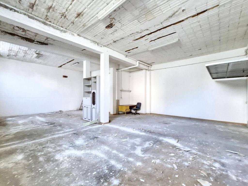 locale di sgombero in vendita a Castelplanio