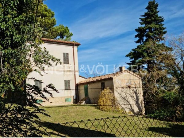 casa indipendente in vendita a Castelplanio