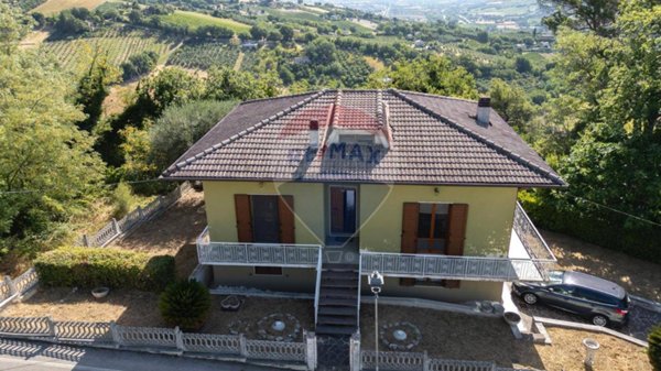 casa indipendente in vendita a Castelplanio
