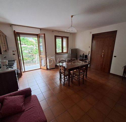 appartamento in vendita a Castelplanio in zona Macine