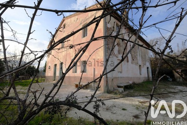 casale in vendita a Castelplanio in zona Piagge