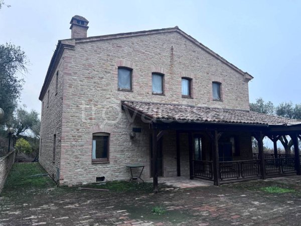 negozio in vendita a Castelplanio