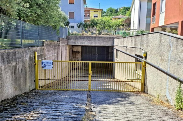 locale di sgombero in vendita a Castelplanio