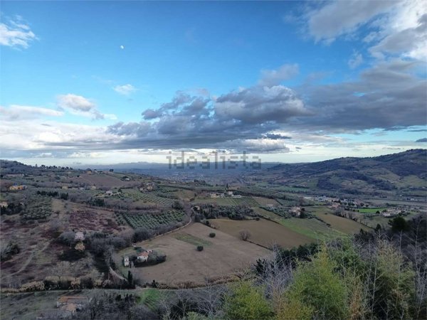 casa indipendente in vendita a Castelplanio