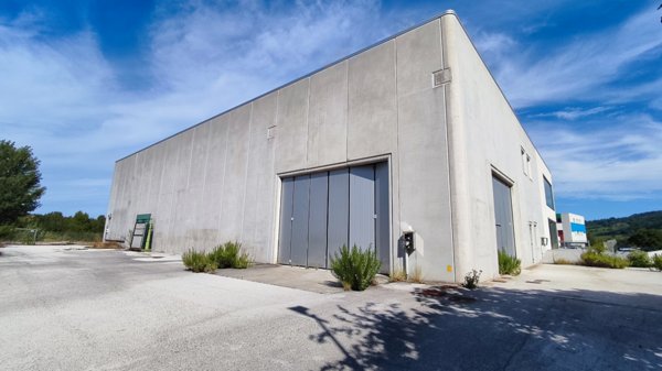 capannone in vendita a Castelplanio