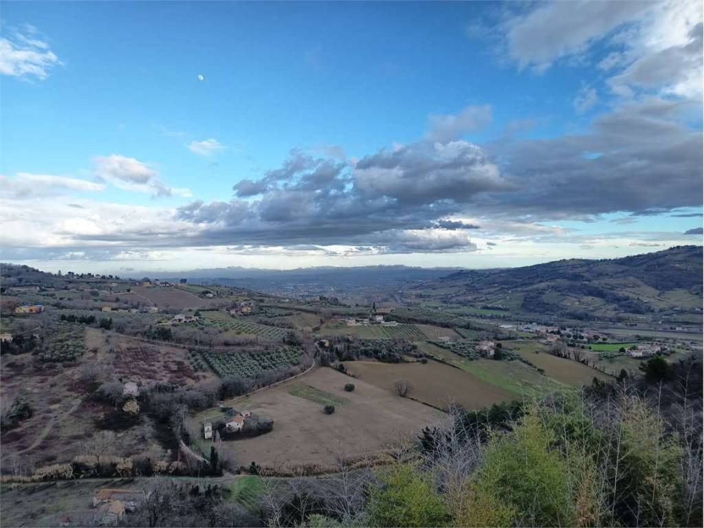 casa indipendente in vendita a Castelplanio