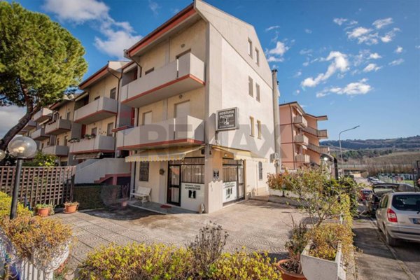 negozio in vendita a Castelplanio in zona Macine