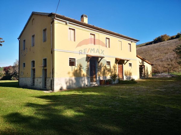 casa indipendente in vendita a Castelplanio in zona Pozzetto