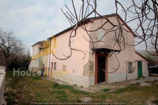 casa indipendente in vendita a Castelplanio