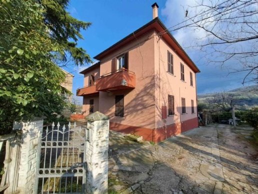 casa indipendente in vendita a Castelplanio
