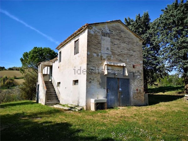 casale in vendita a Castelplanio