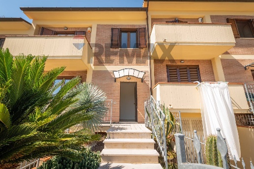 casa indipendente in vendita a Castelplanio in zona Macine
