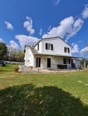 casa indipendente in vendita a Castelplanio in zona Pozzetto