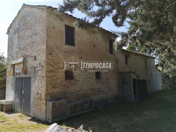casa indipendente in vendita a Castelplanio in zona Pozzetto