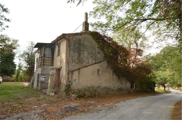 casa indipendente in vendita a Castelplanio in zona Pozzetto