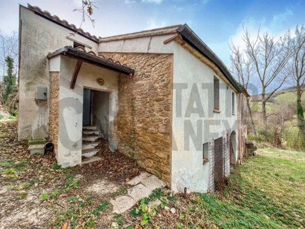 casa indipendente in vendita a Castelplanio in zona Pozzetto
