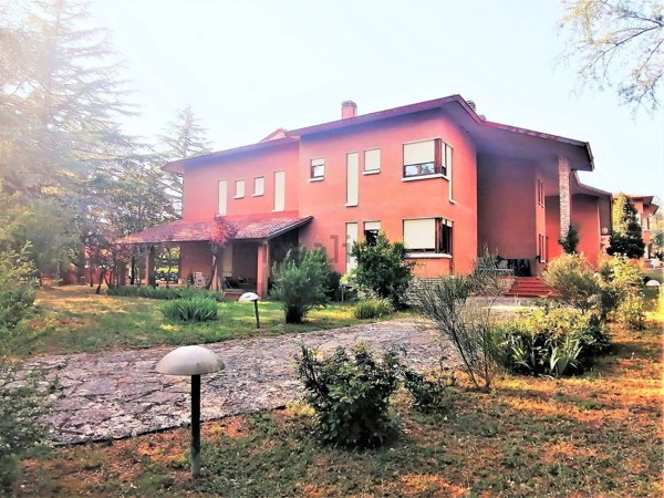 casa indipendente in vendita a Cerreto d'Esi