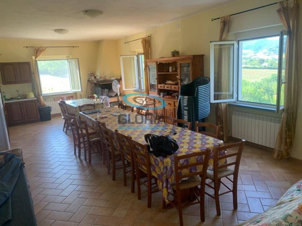 casa indipendente in vendita a Cerreto d'Esi