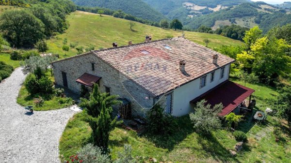 casa indipendente in vendita a Cerreto d'Esi