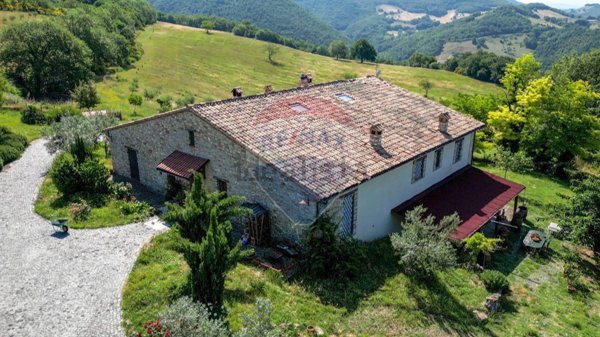 casa indipendente in vendita a Cerreto d'Esi