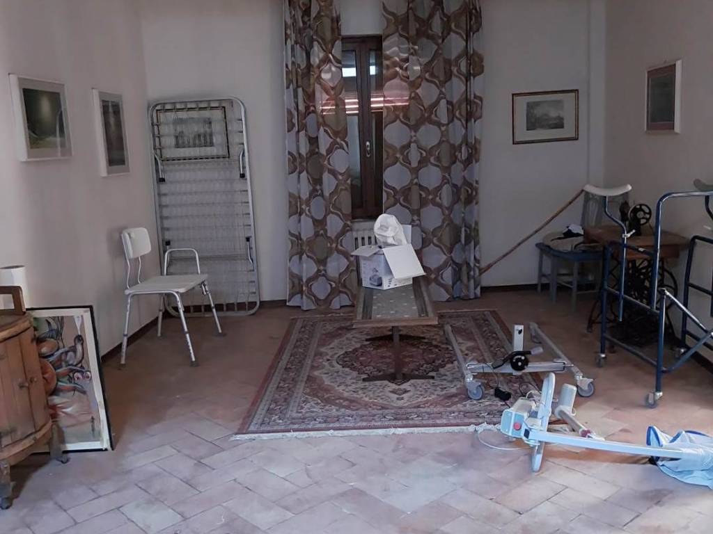 casa indipendente in vendita a Cerreto d'Esi