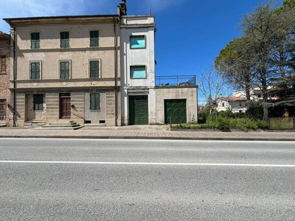 casa indipendente in vendita a Cerreto d'Esi