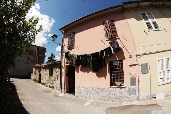 pentavano in vendita a Cerreto d'Esi