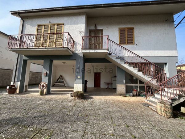 casa indipendente in vendita a Cerreto d'Esi