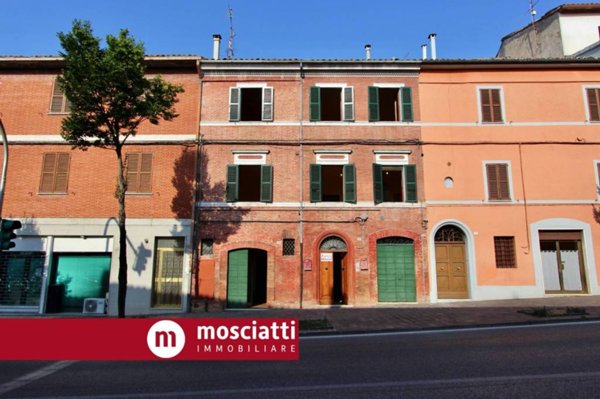 casa indipendente in vendita a Cerreto d'Esi