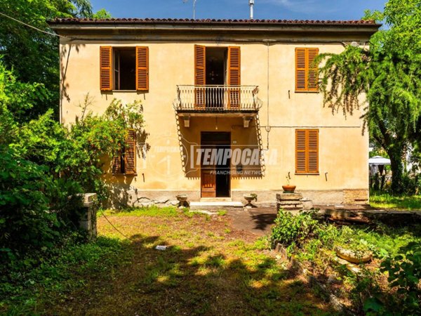 casa indipendente in vendita a Cerreto d'Esi