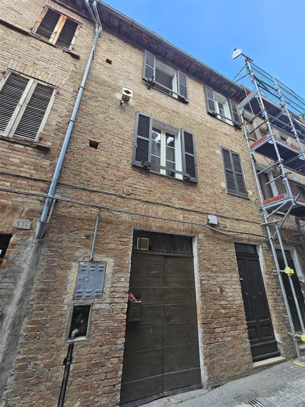 casa indipendente in vendita a Cerreto d'Esi