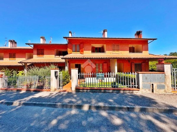 casa indipendente in vendita a Cerreto d'Esi
