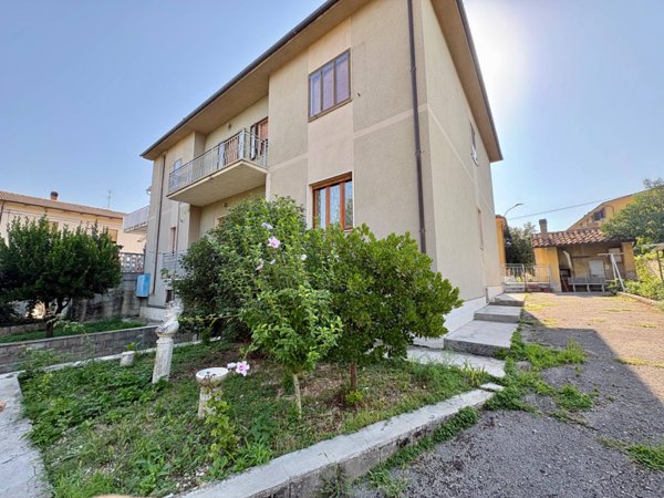 casa indipendente in vendita a Cerreto d'Esi