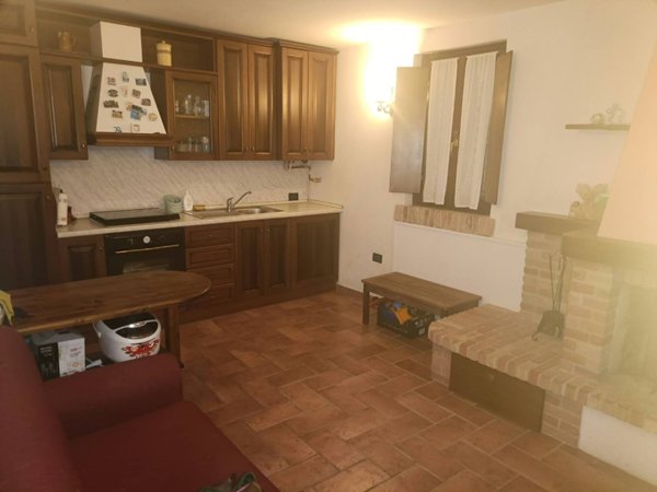 casa indipendente in vendita a Cerreto d'Esi
