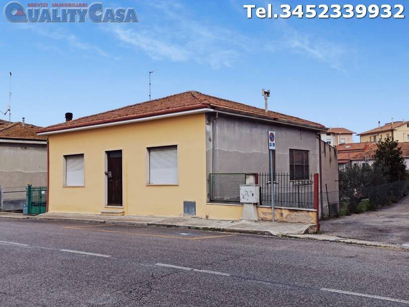 casa indipendente in vendita a Chiaravalle