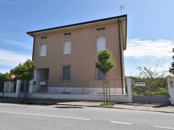 casa indipendente in vendita a Chiaravalle