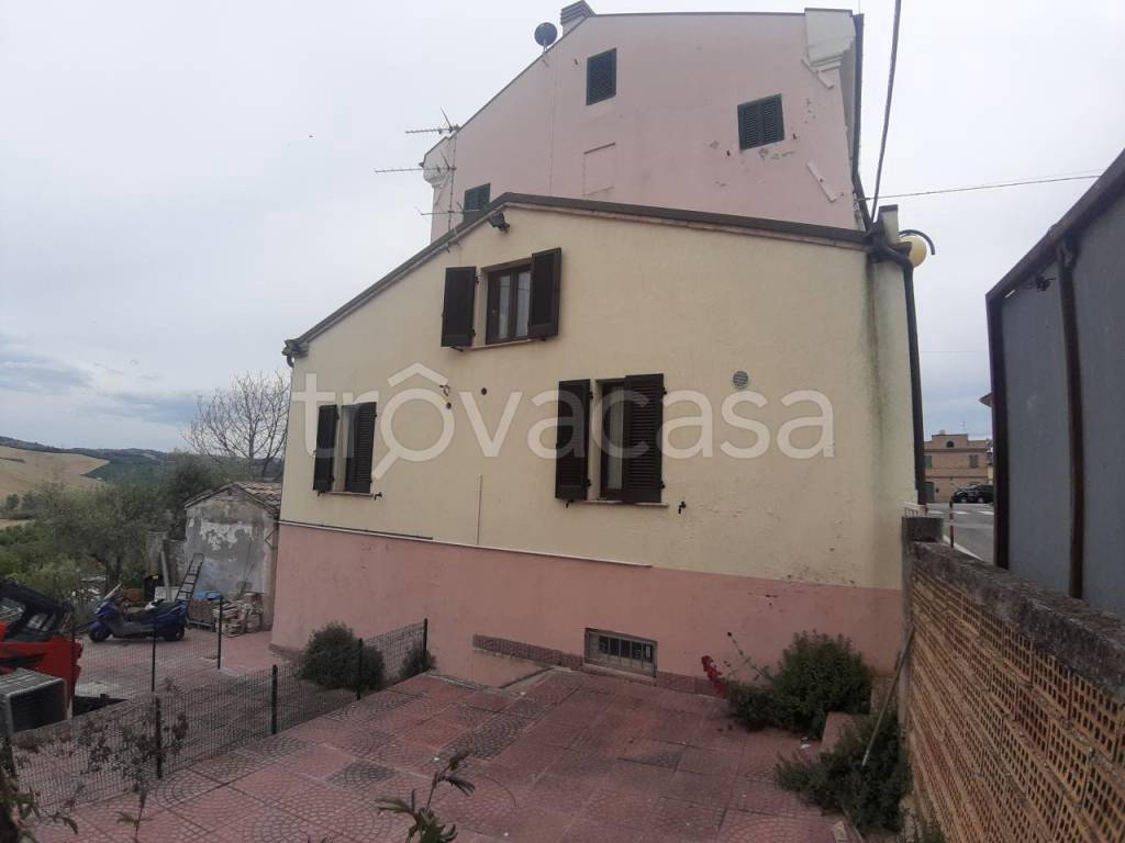 appartamento in vendita a Chiaravalle in zona Grancetta