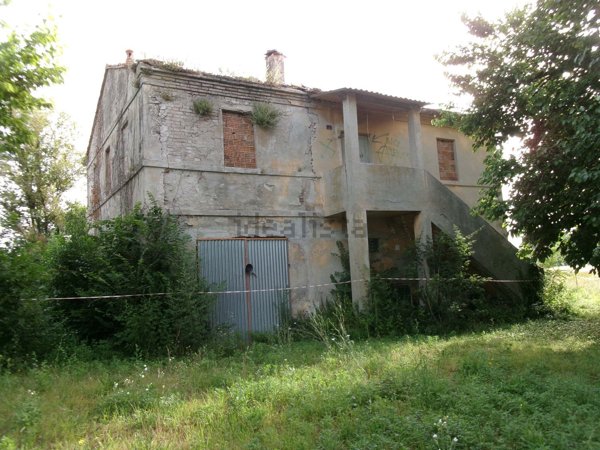 casa indipendente in vendita a Chiaravalle