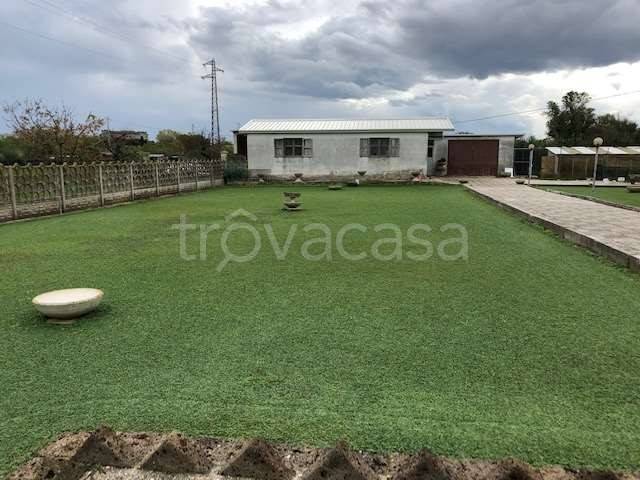 locale commerciale in vendita a Chiaravalle